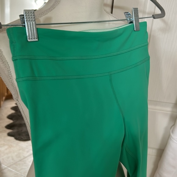 Lululemon Cropped Legging - Picture 9 of 11